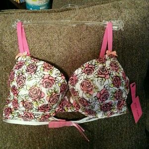 SOLD Nwt Betsey Johnson bra size 34b